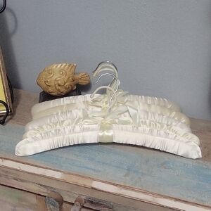 Elegant group 5 Cream Satin Padded Hangers